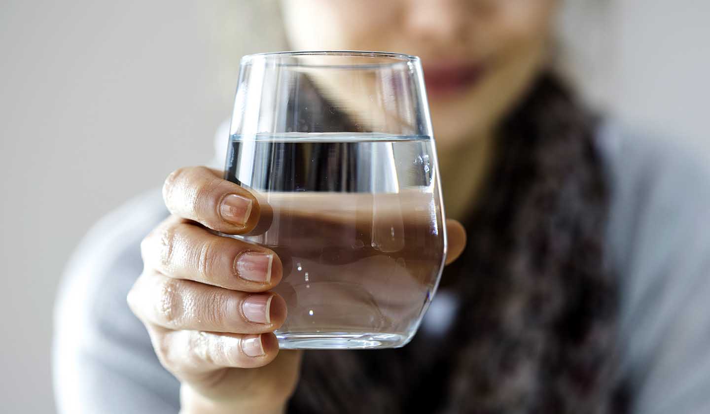 A hidratação no combate à flacidez