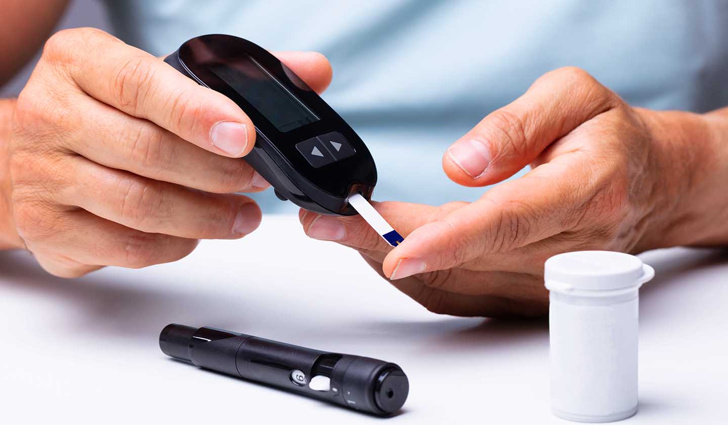Monitorizar a glicemia com punção capilar