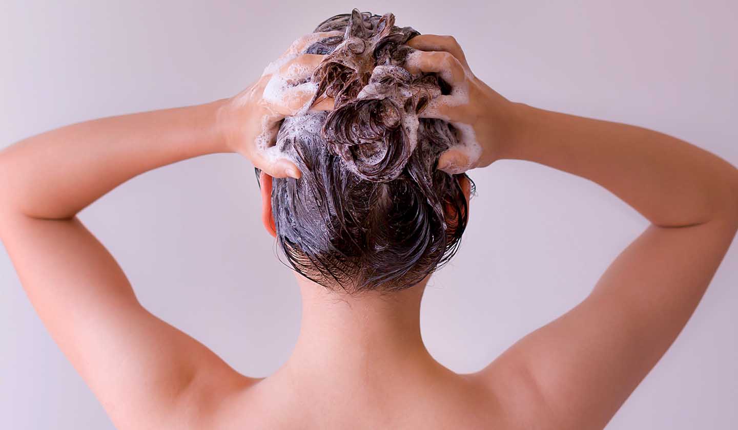 Tratamento com champô